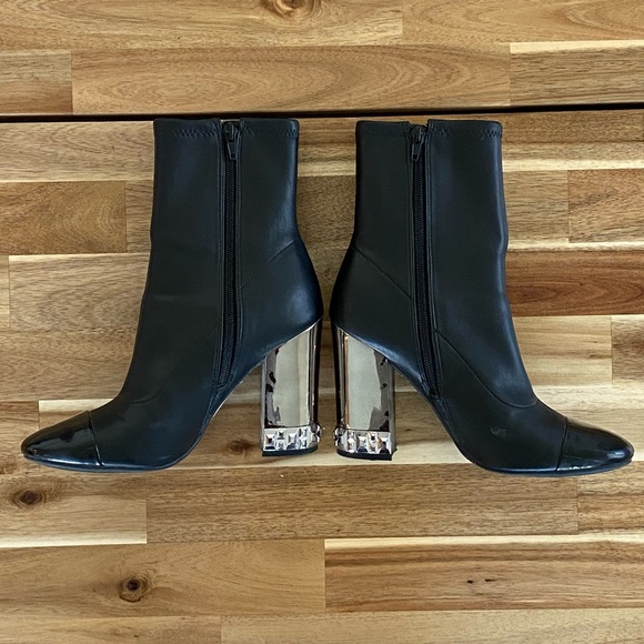 Guess Mid Calf Black Patent Leather Boots - Picture 2 of 4